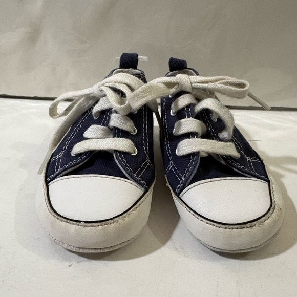 Baby chuck Taylor  Navy and White Sneakers bay size 3 - Picture 2 of 10